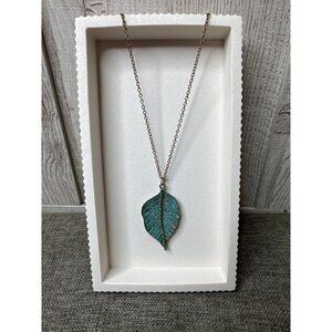 Leaf Pendant Gold Tone Necklace w/ Adjustable Chain Length Womens Fashion